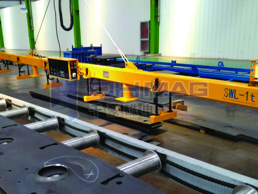 （千豪案例）電永磁吸盤(pán)吊具挑戰(zhàn)起吊超薄鋼板