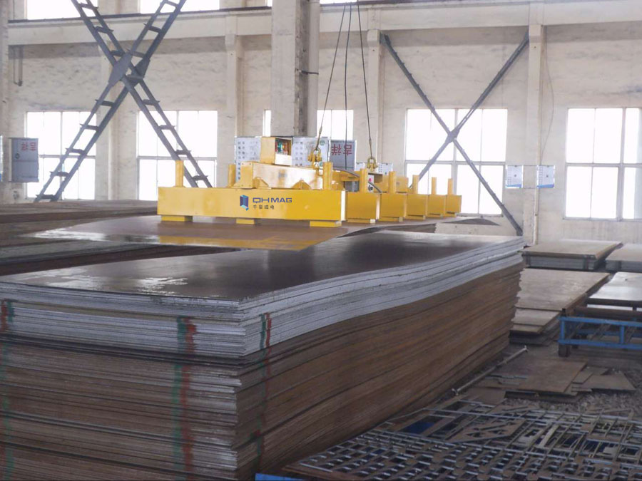 單張?zhí)幚矶询B薄鋼板還得選電永磁吊具