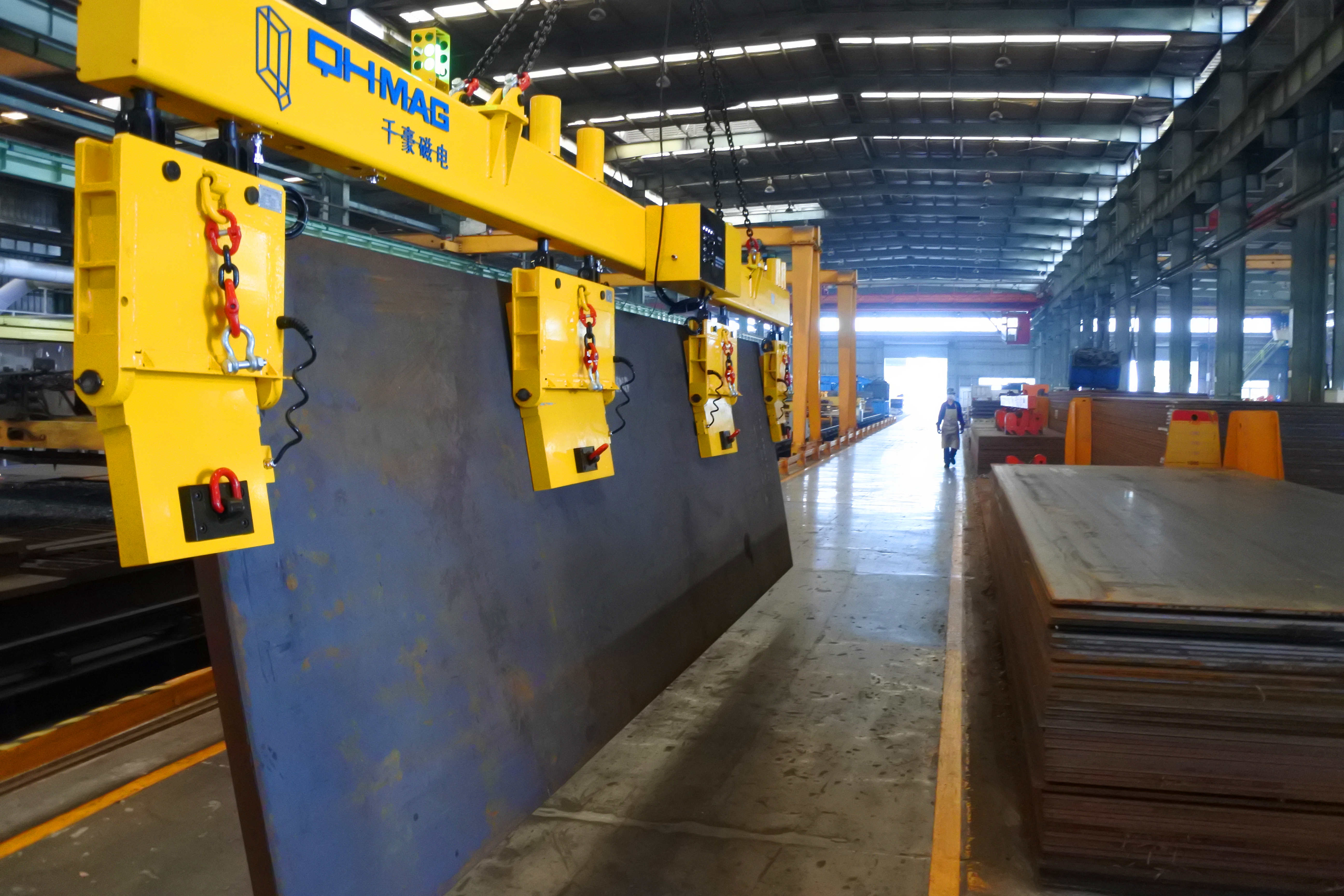 這款國(guó)產(chǎn)起重吊具，能起吊搬運(yùn)上千種工件！三一集團(tuán)都在用