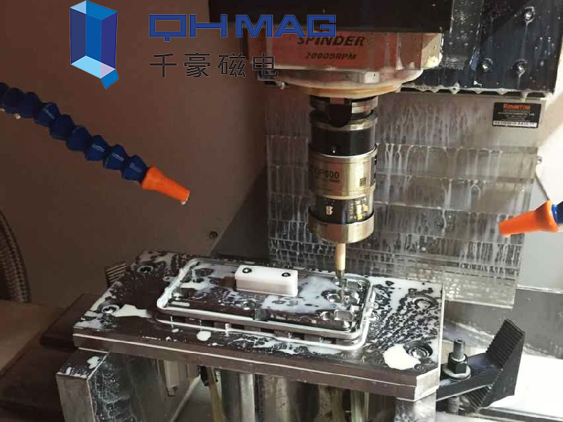 電永磁吸盤,注塑機(jī)快速換模,電永磁起重器